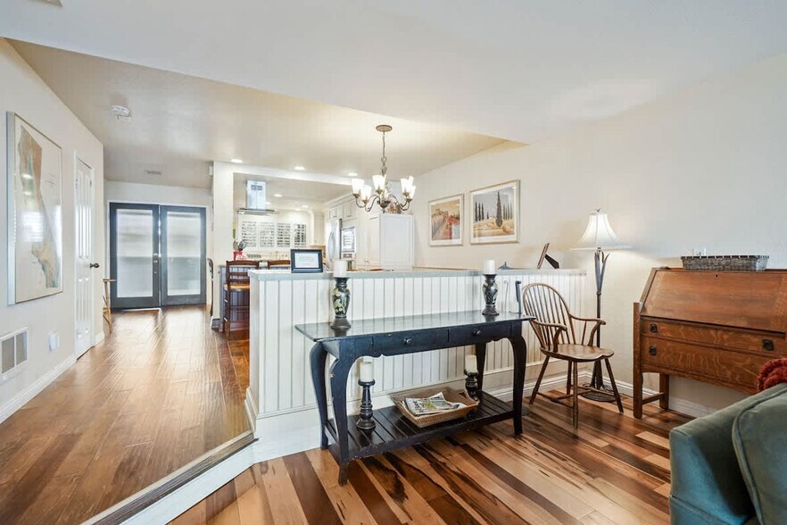 Building Photo - 239 S Helix Ave