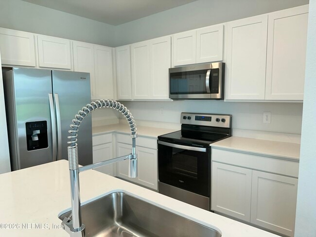 Building Photo - 12725 Whelan Ave