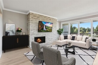 Building Photo - Newly remodeled Juanita Gem!