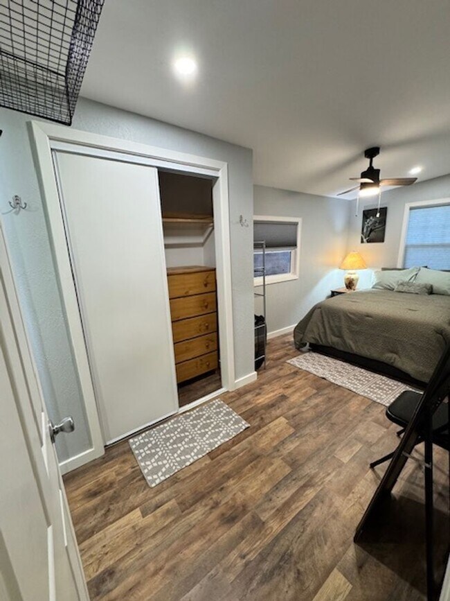 Building Photo - SHAS2352