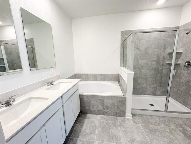 Building Photo - 417 Bogey Dr