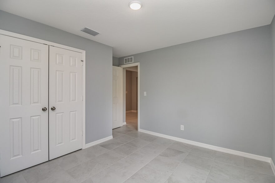 Building Photo - 391 Salvador Dr