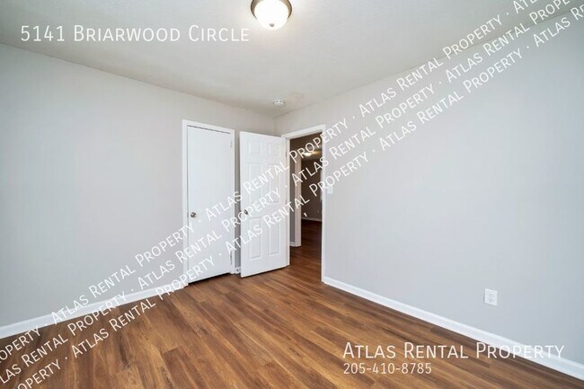 Building Photo - 5141 Briarwood Cir