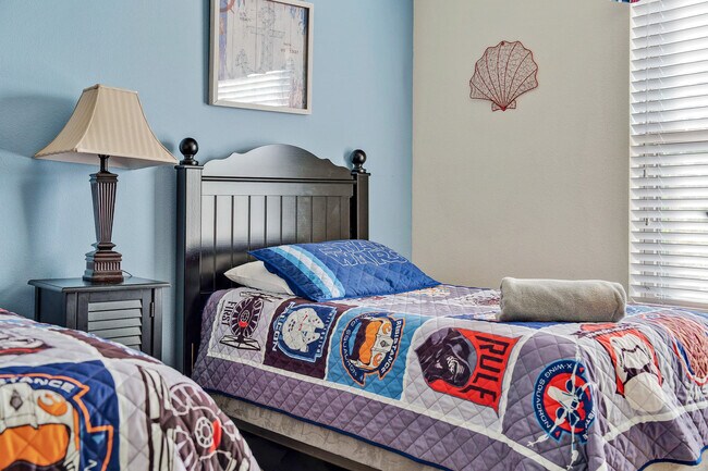 Building Photo - 8845 Rhodes St