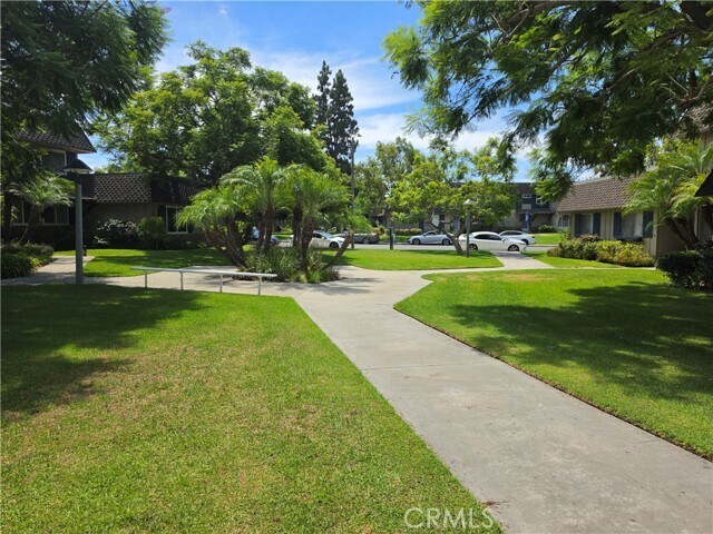 Building Photo - 4331 Larwin Ave