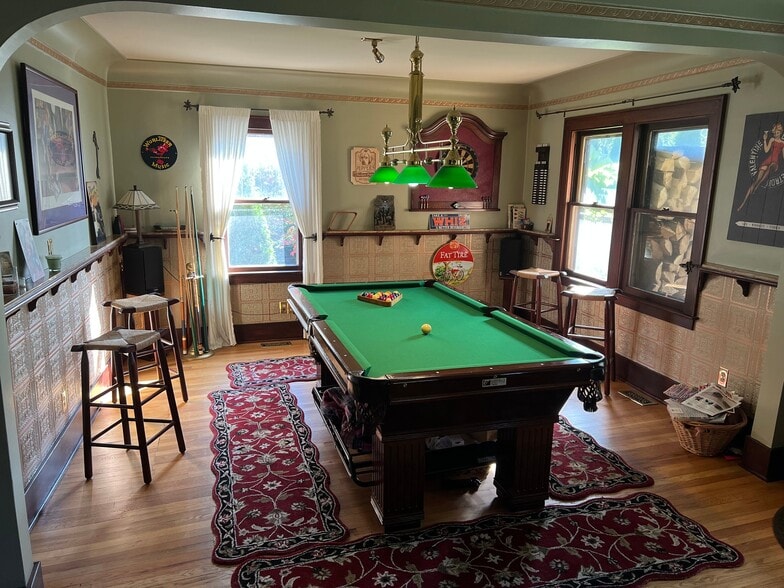 Building Photo - 903 E Lincoln Ave