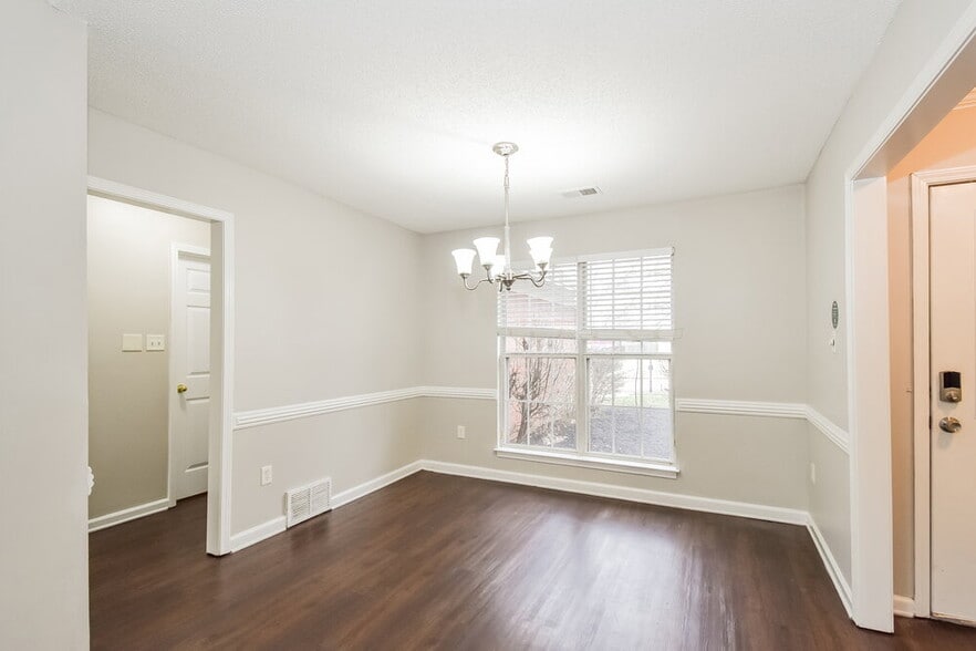 Building Photo - 1865 Winners Cir N