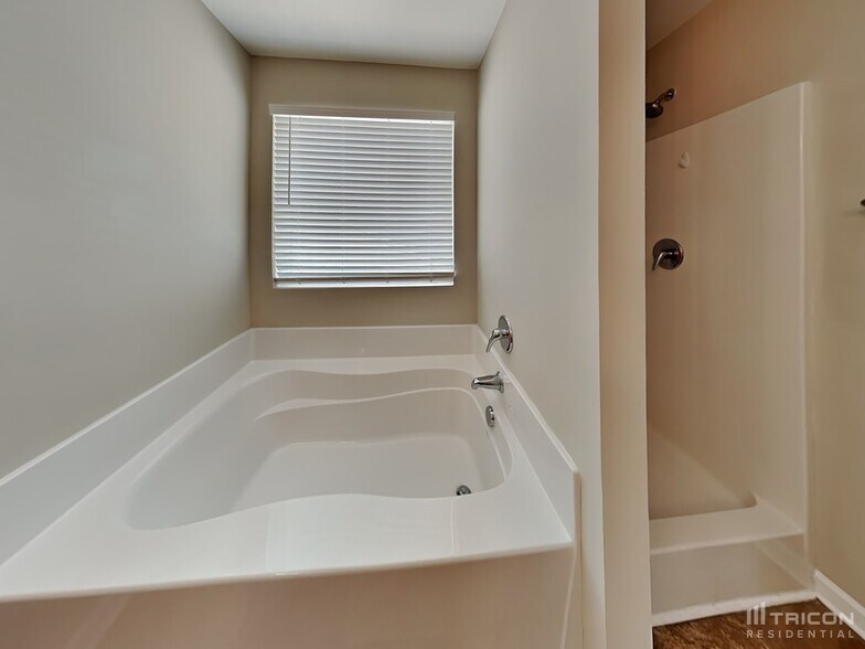 Building Photo - 42 Jones Creek Cir