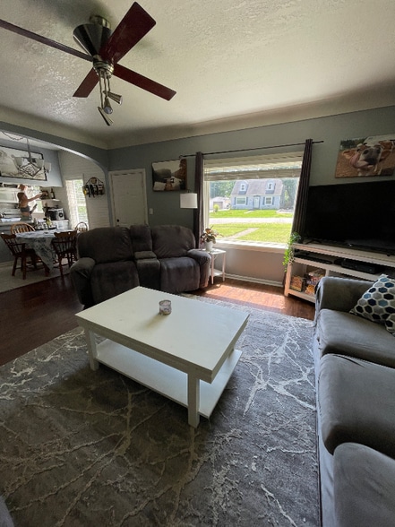 Building Photo - 534 Parker Ave