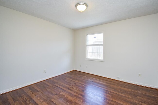Building Photo - 11366 Oakcenter Dr