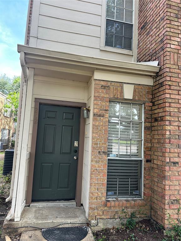 Building Photo - 2626 Holly Hall St