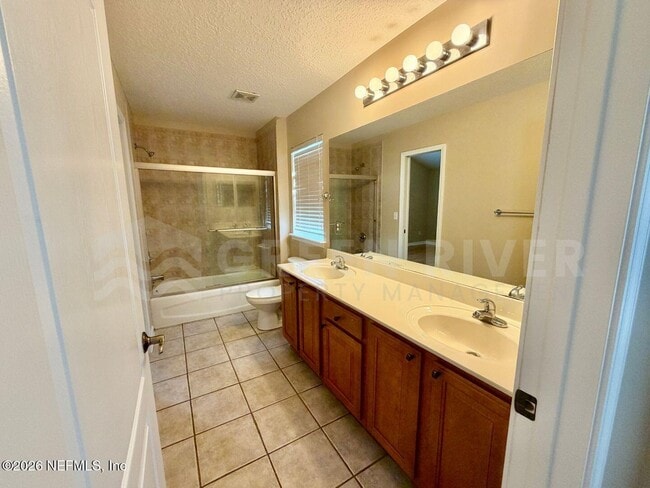 Building Photo - 1462 Scenic Oaks Dr