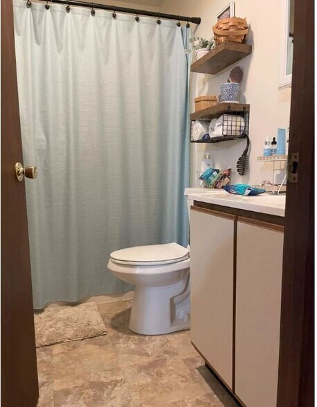 Building Photo - 156 Rideout Ave