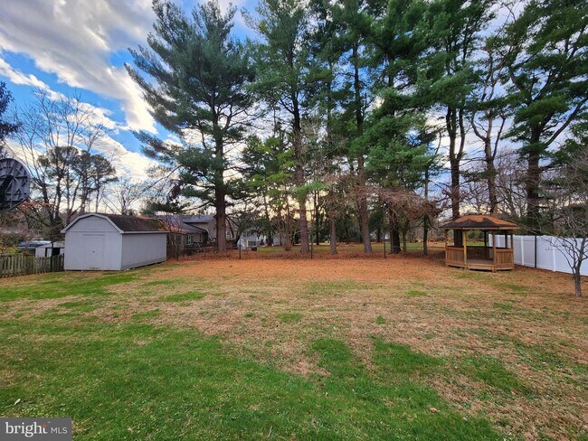 Building Photo - 502 Roberts Dr NW