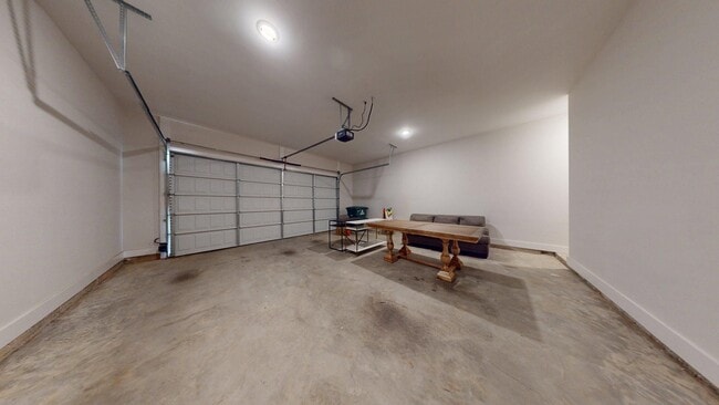 Building Photo - Owens Crossing Townhome