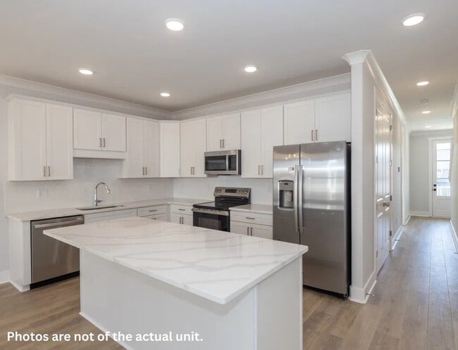 Building Photo - 2023 Rosemary Street