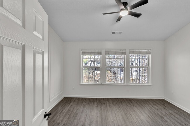 Building Photo - 9155 Nesbit Ferry Rd