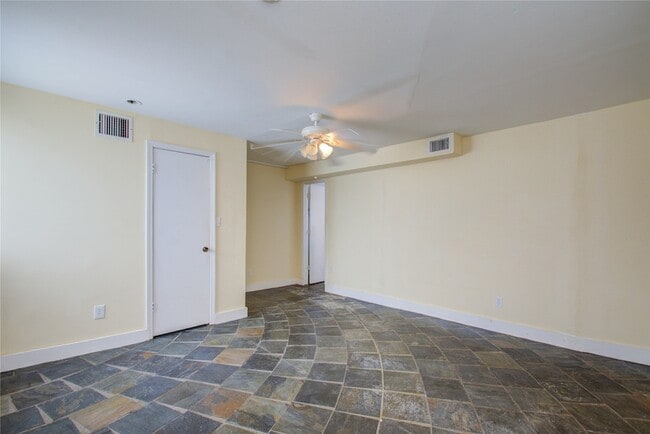 Building Photo - 5313 Palmetto St