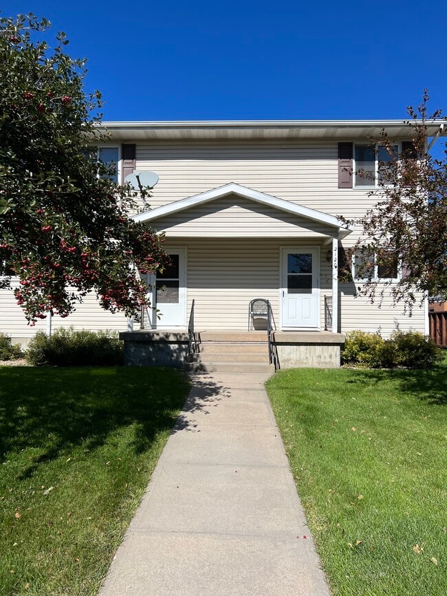 Primary Photo - 2122 W 6th St