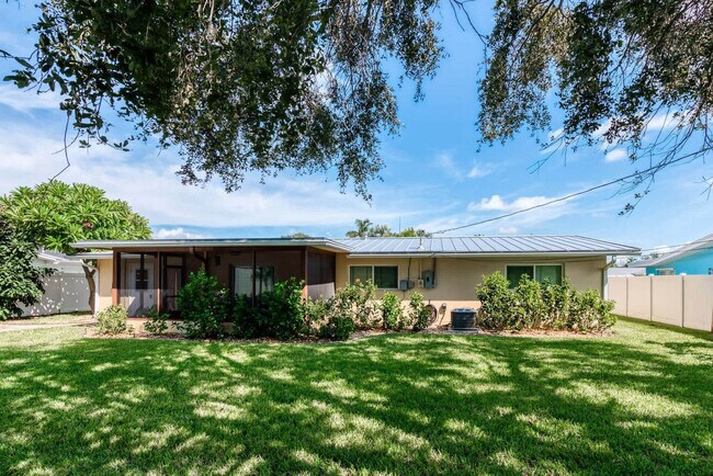 Building Photo - 228 Curacau Dr