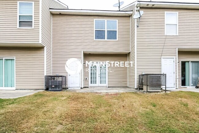 Building Photo - 2 Bedroom Pet-Friendly Home in Atlanta, GA with Main Street Renewal