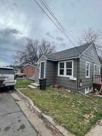 Building Photo - 1 Bedroom, 1 Bathroom located in Reaney Park!