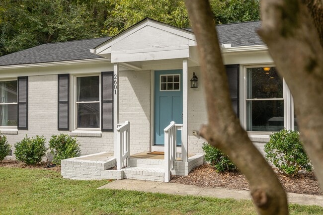 Building Photo - 2601 Bristol Pl