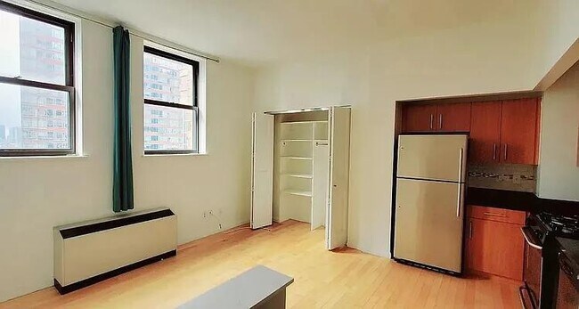 Building Photo - 20 West St