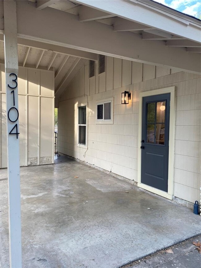 Building Photo - 3104 Birdwood Cir