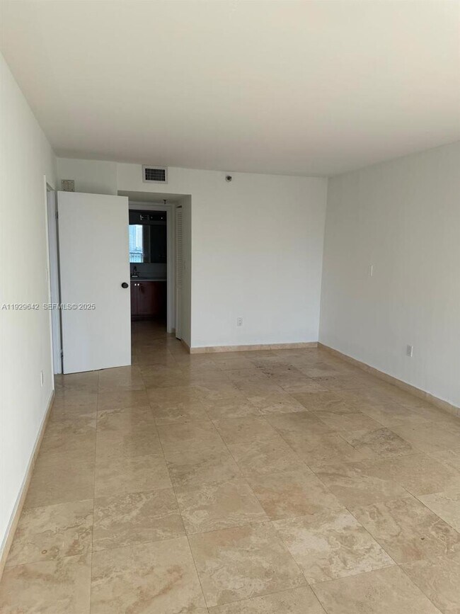 Building Photo - 555 NE 15th St