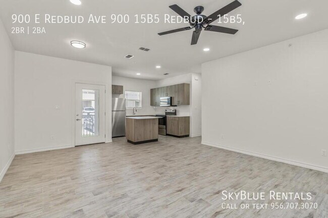 Building Photo - 900 E Redbud Ave
