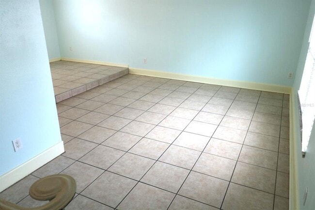 Building Photo - 5712 Townhouse Dr