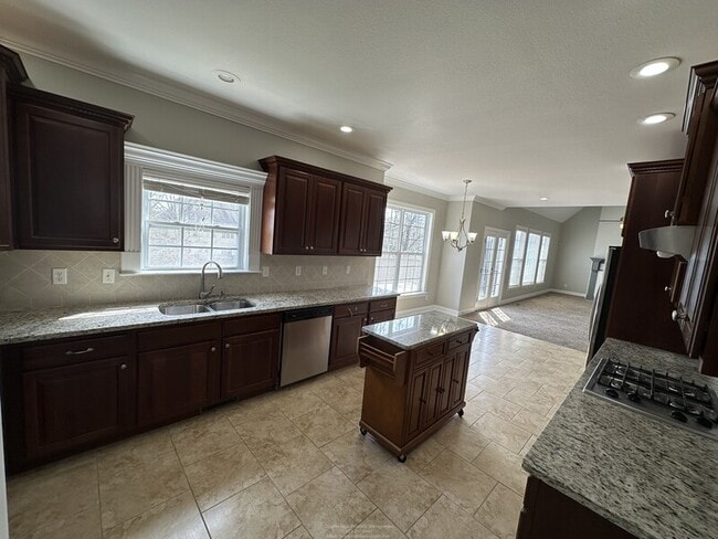 Building Photo - 5511 Ginkgo Rd