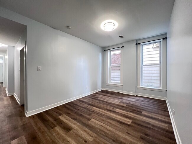 Building Photo - 7026 S Wentworth Ave