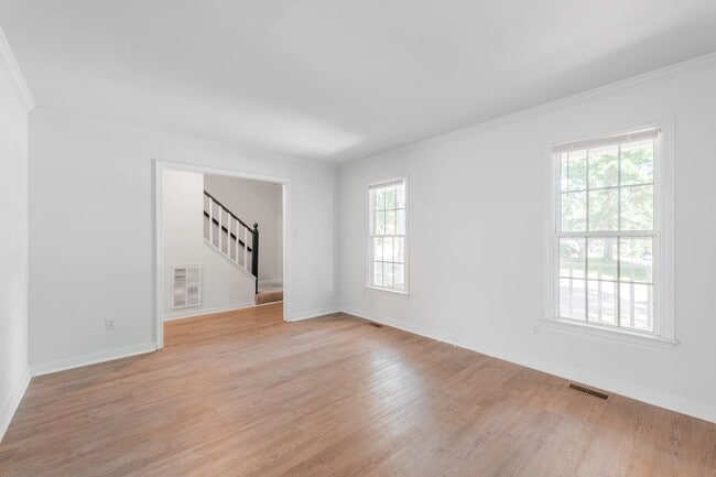 Building Photo - Great Home for Rent in the Lucks Lane Corr...