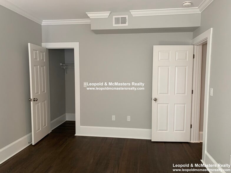 Building Photo - 130 Longwood Ave