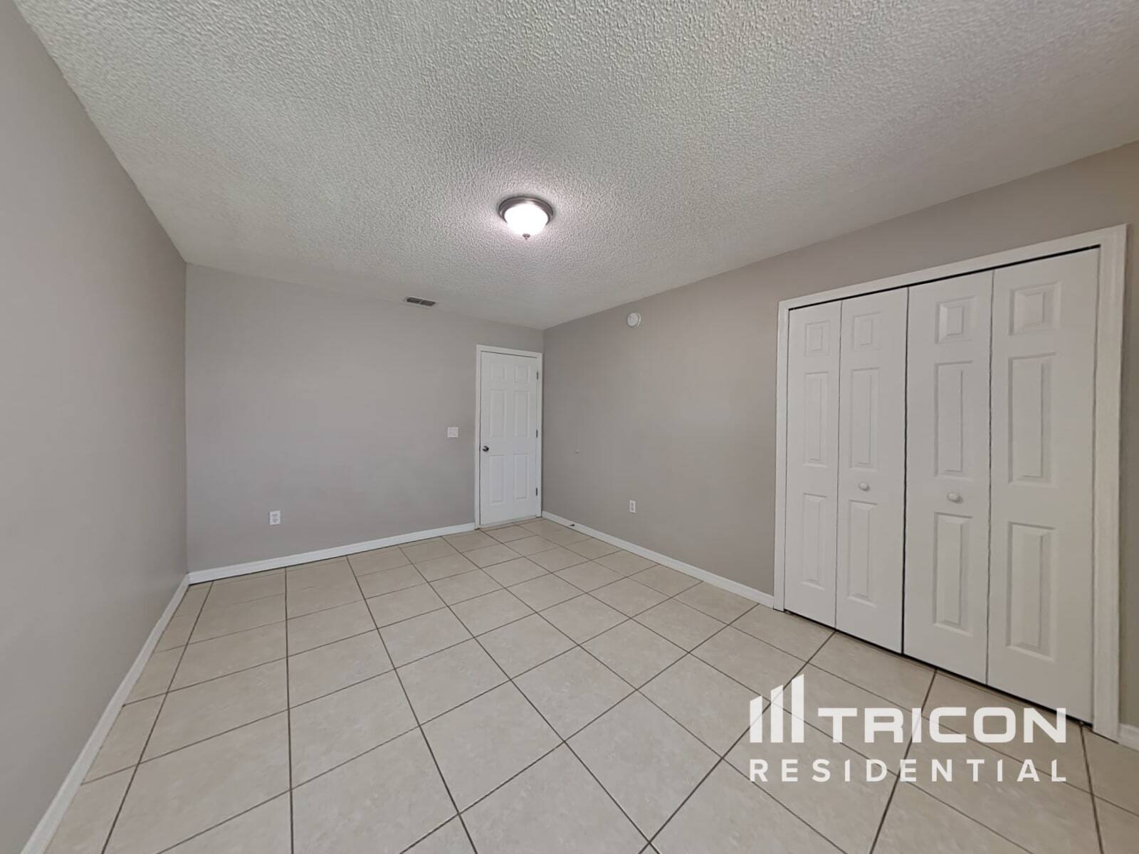 Building Photo - 24 Pineland Ln