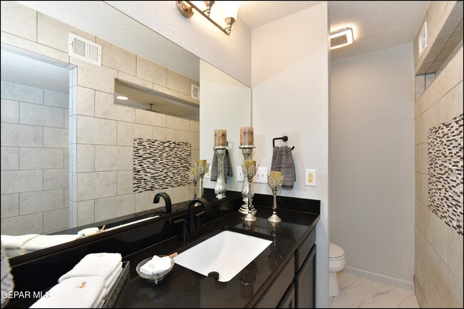 Building Photo - 31 Stratford Hall Cir