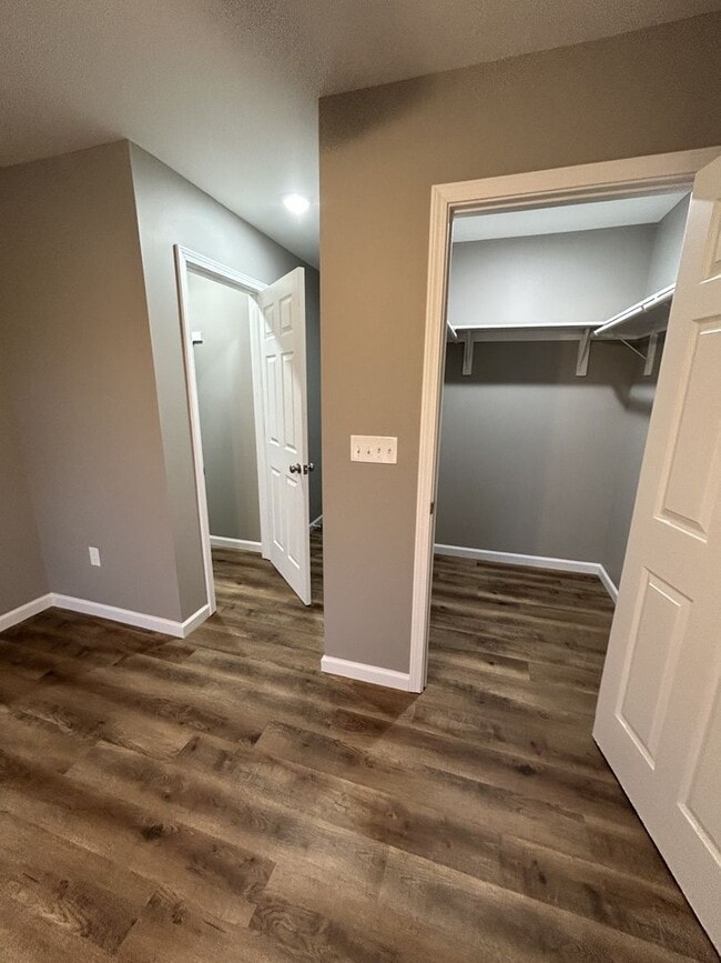 Building Photo - 518 E Monroe St