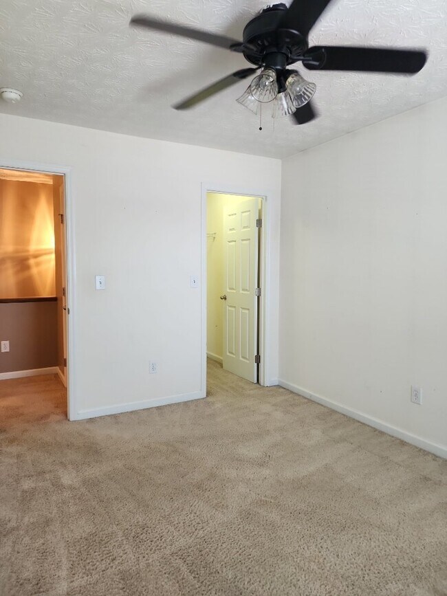 Building Photo - 3888 Winding Twig Dr
