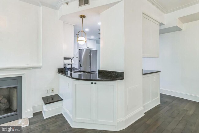 Building Photo - 1750 16th St NW