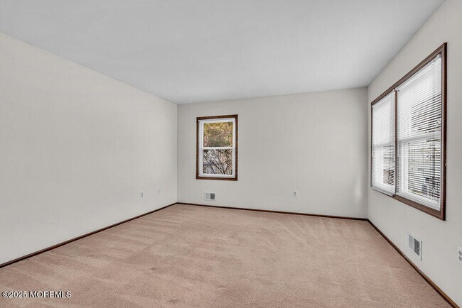 Building Photo - 30 Turnberry Cir