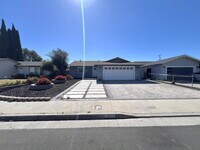 Building Photo - Beautiful 4 Bedroom San Jose Home