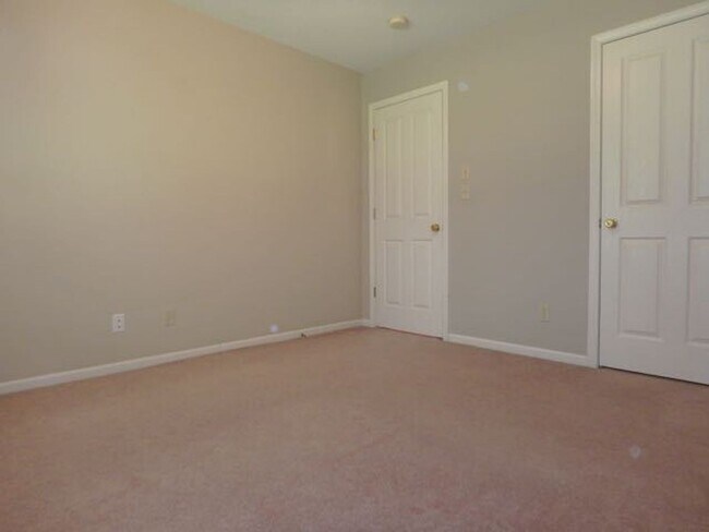Building Photo - Nice 3 Bed 2 Bath House In Bearfield Meadows!