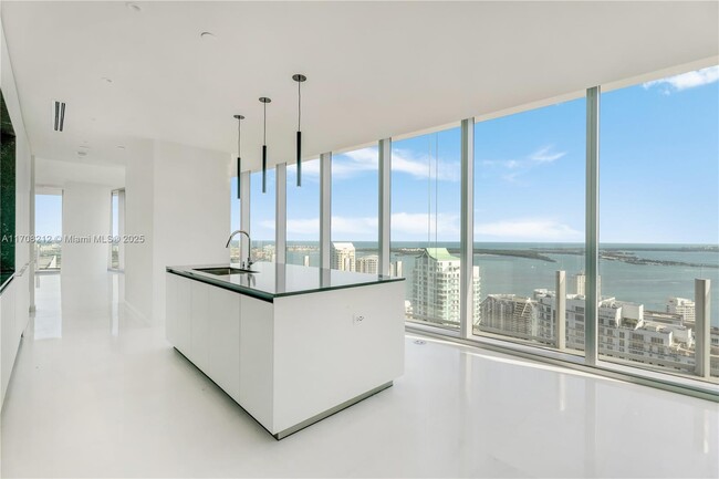 Building Photo - 300 Biscayne Blvd Way