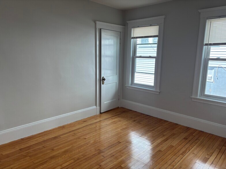 Building Photo - 32 Matchett St