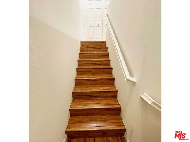 Building Photo - 10533 Maple Ln