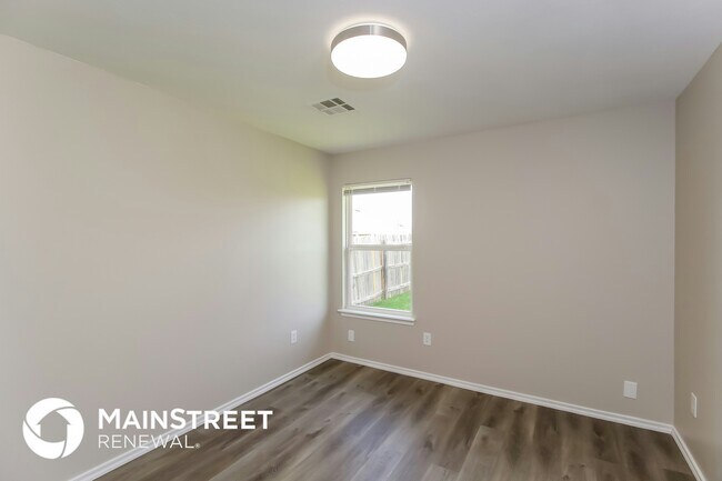 Building Photo - 4525 SE 78th St
