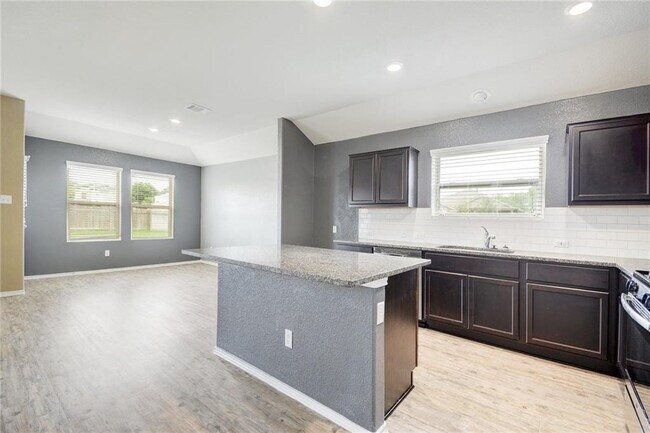 Building Photo - 21716 Windmill Ranch Ave