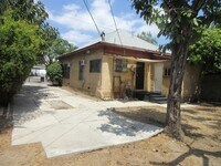Building Photo - Adorable San Fernando home on O'Melveny